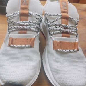 On Running Cloudsurfer Men’s White Sneakers